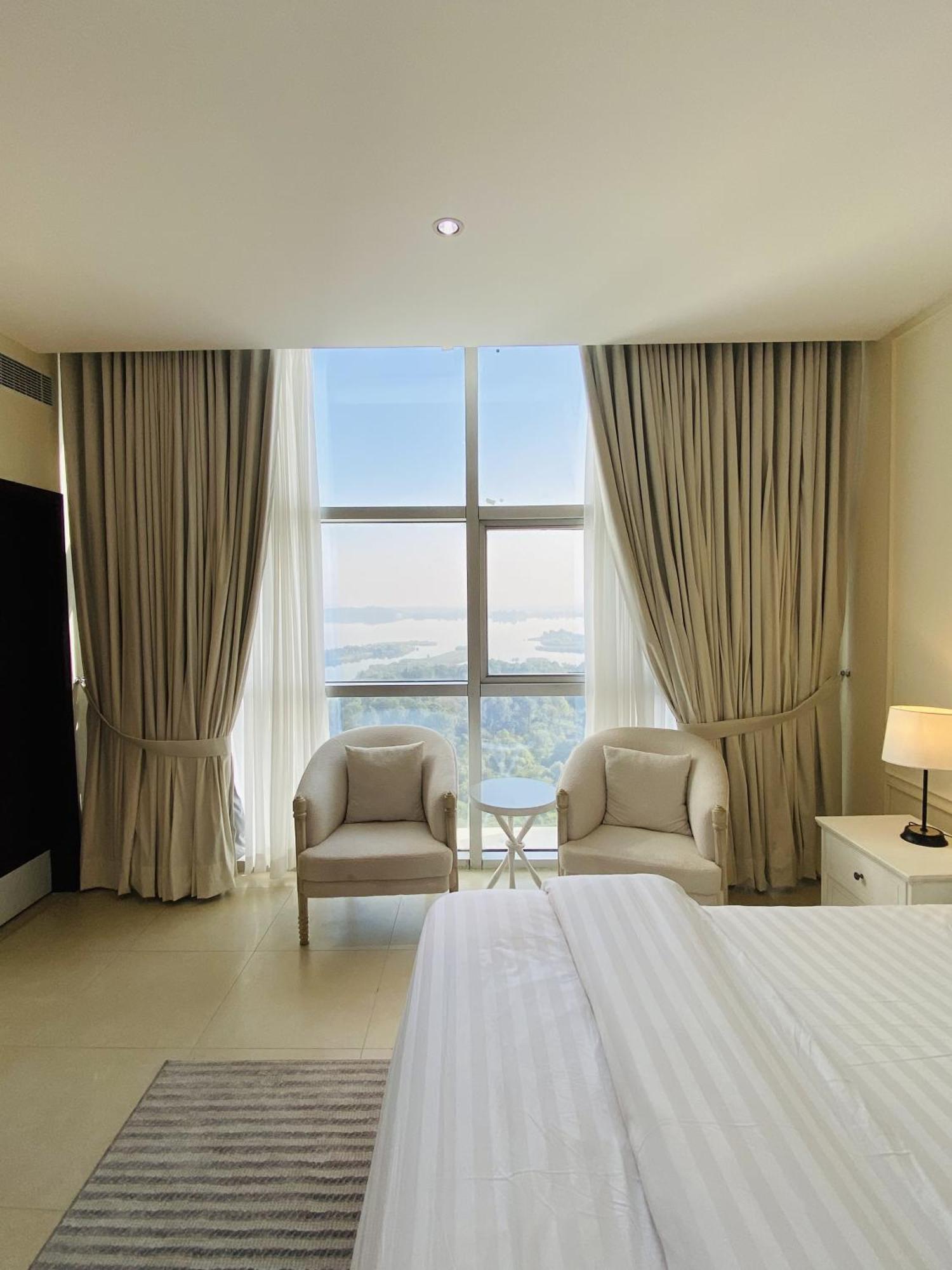 One Constitution Avenue - Apartments By Superhost Stays 이슬라마바드 외부 사진